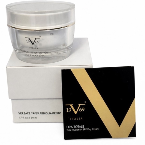 Versace 19V69 Abbigliamento Total Hydration SPF Day Cream 1.7 oz NWT - Picture 4 of 4